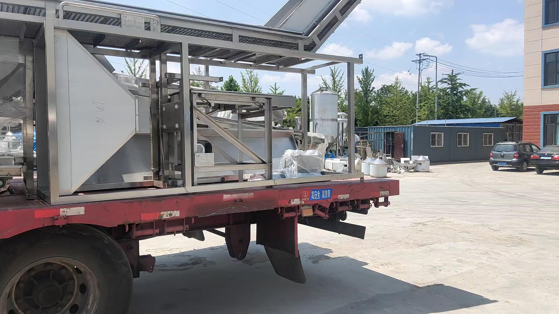 脫油花生生產線設備發貨