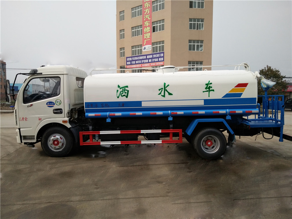東風多利卡(8方)灑水車