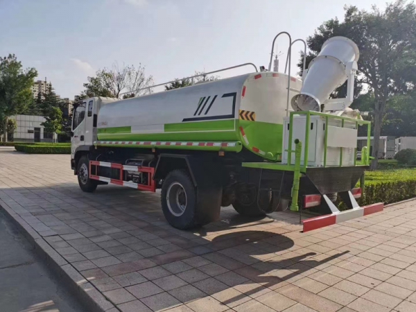 福田瑞沃灑水車(12噸)