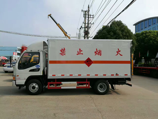 江淮4米2(3.5噸)爆破器材車