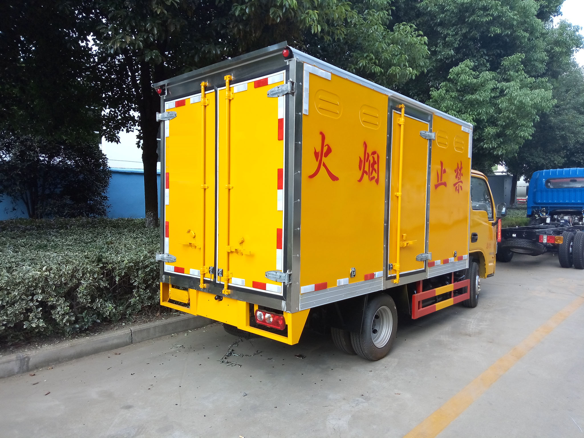 躍進3.3米()毒性感染性廂式車