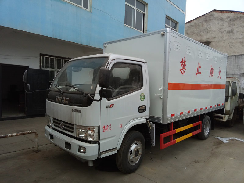 多利卡4.1米(藍牌)液體廂式車