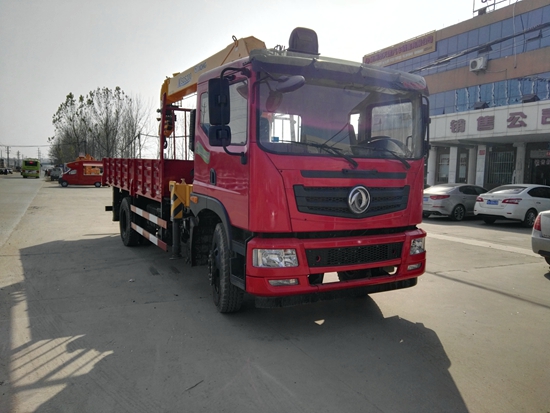 東風(fēng)T5新款8噸隨車(chē)吊