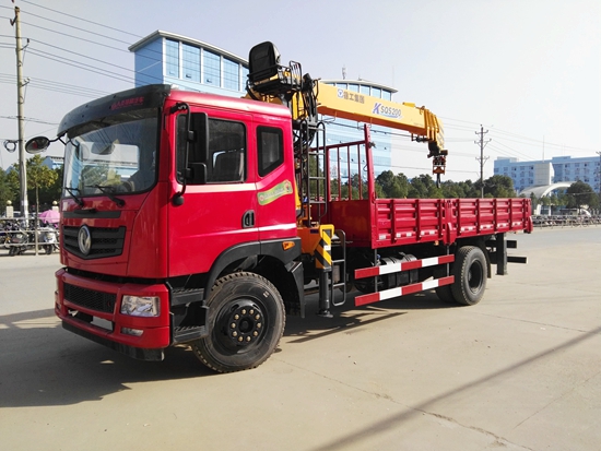 東風(fēng)T5新款8噸隨車(chē)吊