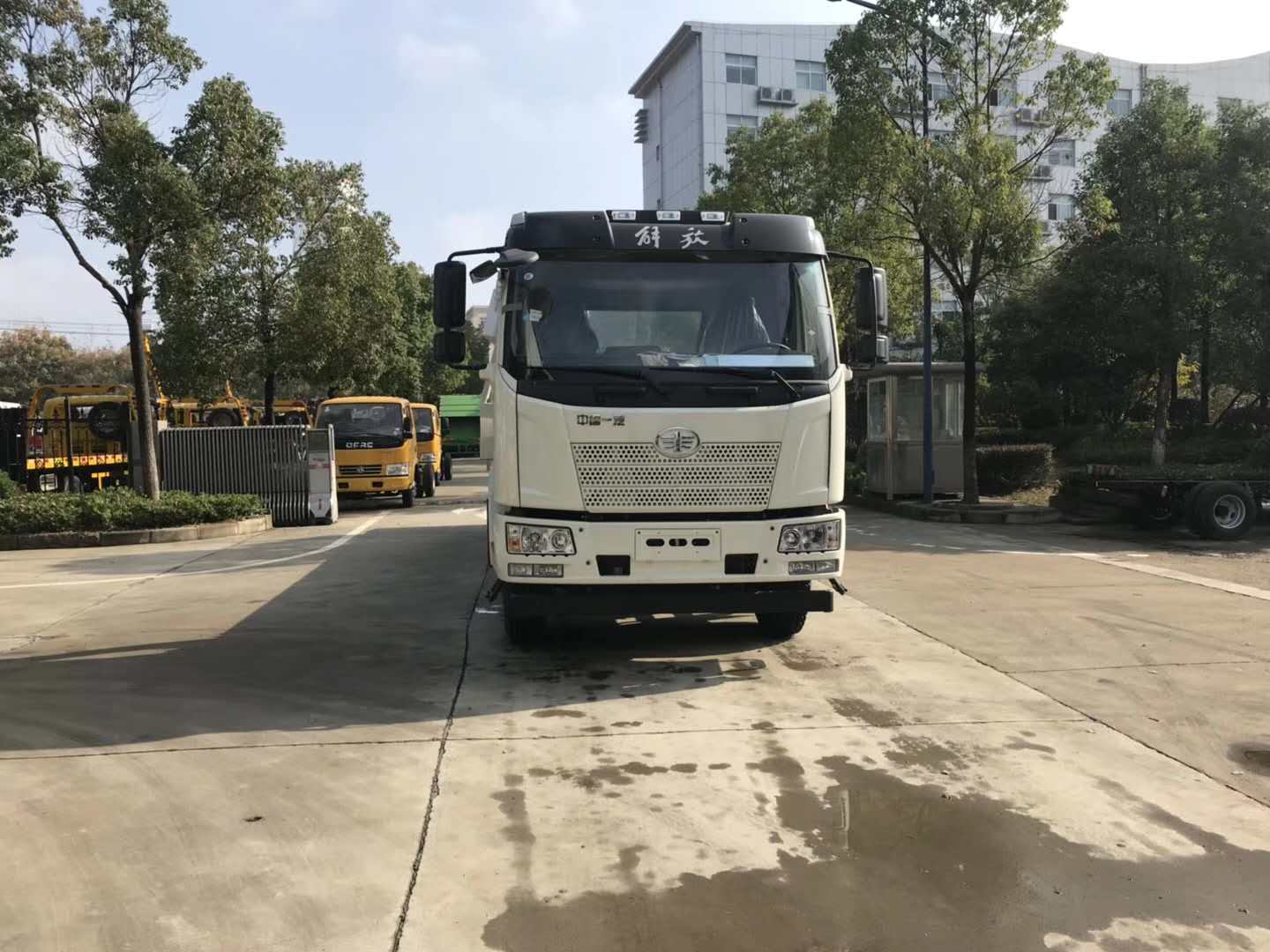 解放J6重型清障車(5800軸距)