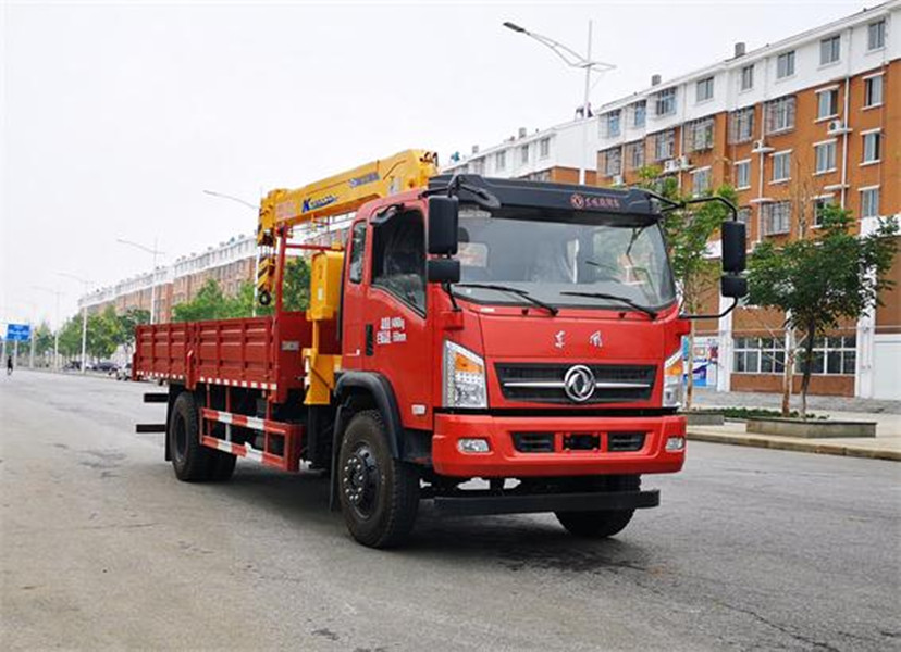 東風D912單橋6.3噸隨車吊