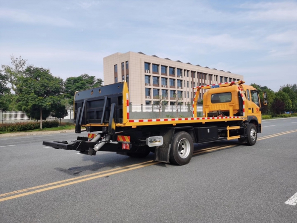 國(guó)六重汽豪沃重載型一拖二清障車(chē)