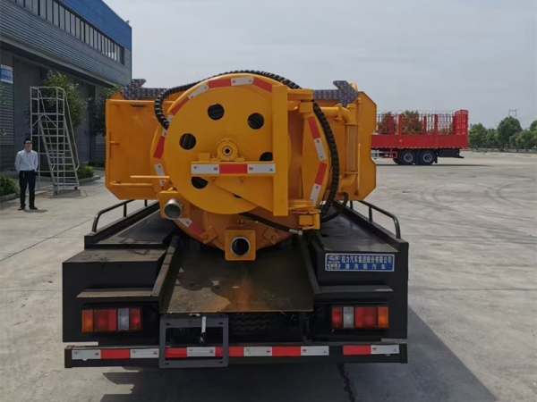 江鈴順達5方清洗吸污車，地下室專用