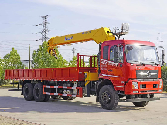 東風(fēng)D3V后八輪12噸隨車(chē)吊