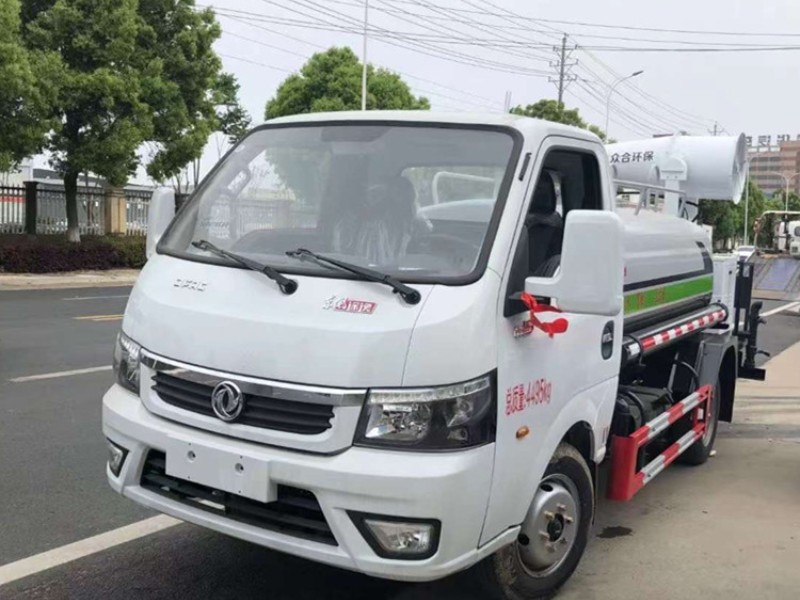 東風途逸藍牌灑水車