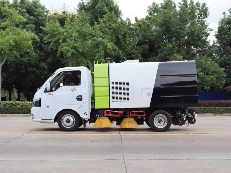 東風途逸藍牌掃路車